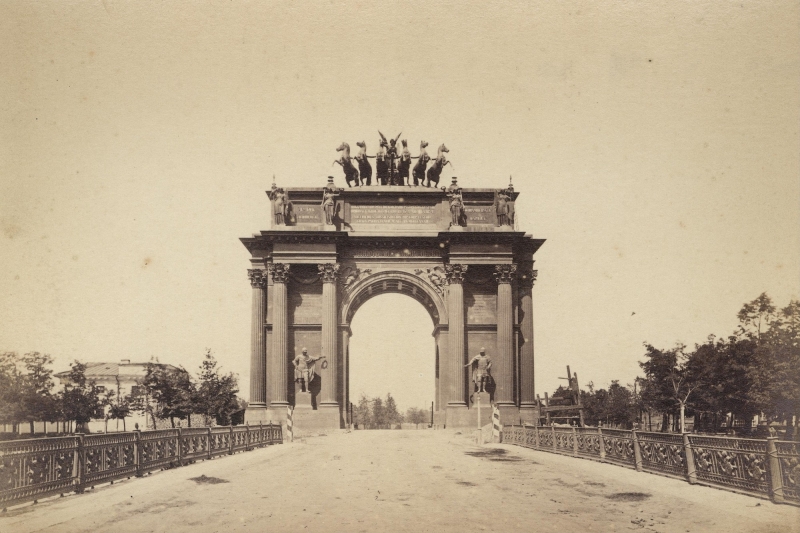 «Настоящие фотографии» Петербурга