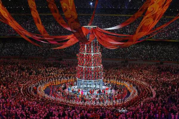 Мировое олимпийское политическое шоу. Один взгляд назад