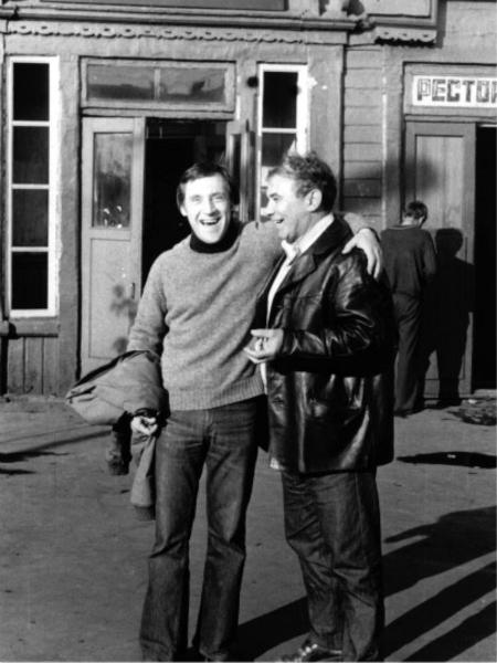 «Ему отвратительны были люди бесхребетные»