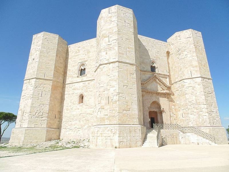 Замок «Чуда мира» - Кастель-дель-Монте