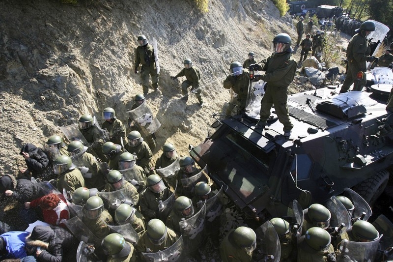 «На баррикады отправляли мальчишек 14-16 лет»