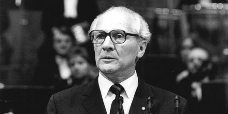 «Коммунистический диктатор» Хонеккер 
