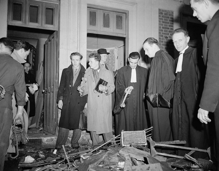 Сатана существовал. И жил в Париже