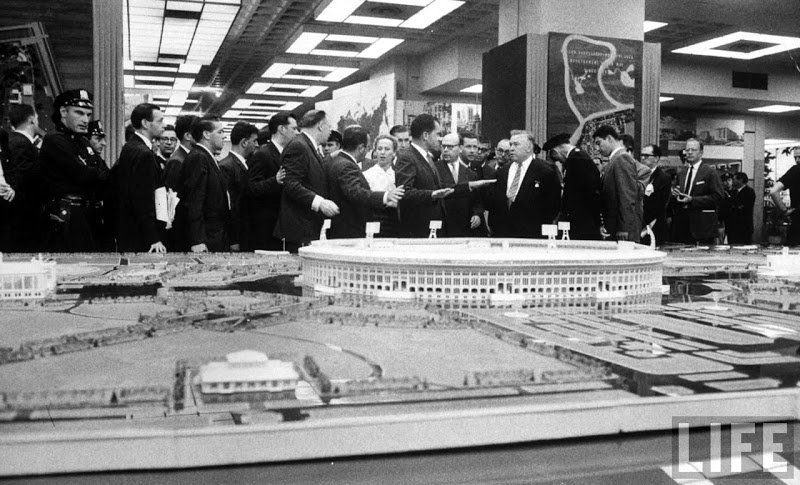 Стиральная машина против самолета Ту-114