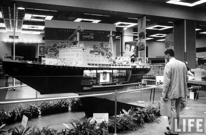 Стиральная машина против самолета Ту-114