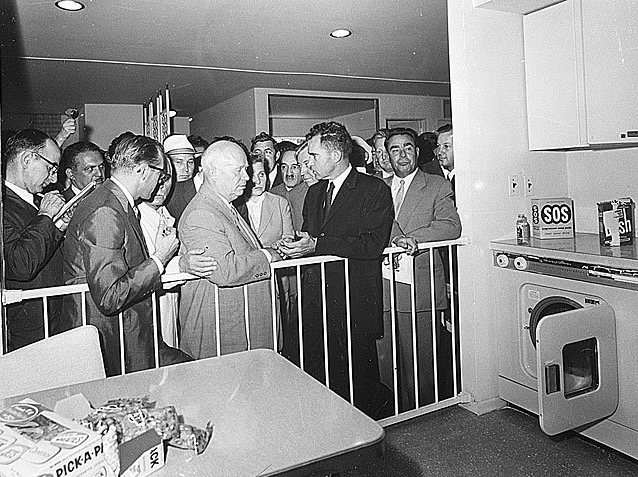 Стиральная машина против самолета Ту-114