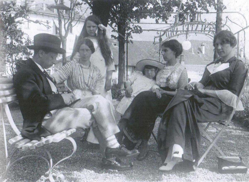 Любовь и дружба в одном флаконе