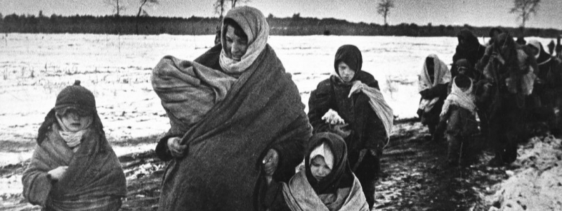 «Возле шоссе лежит наша мама с раскинутыми руками»