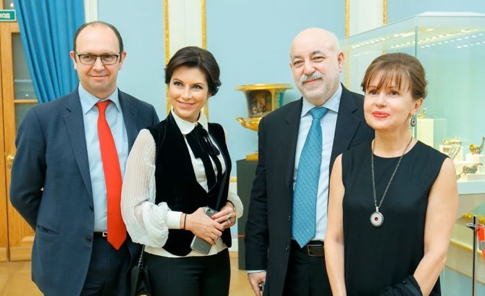 Деньги счастью не помеха: Самые крепкие браки владельцев миллионных состояний