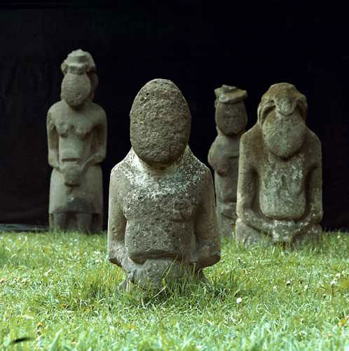 Уникальные каменные бабы в Днепропетровске: Какую тайну хранят столбы-исполины древних половцев