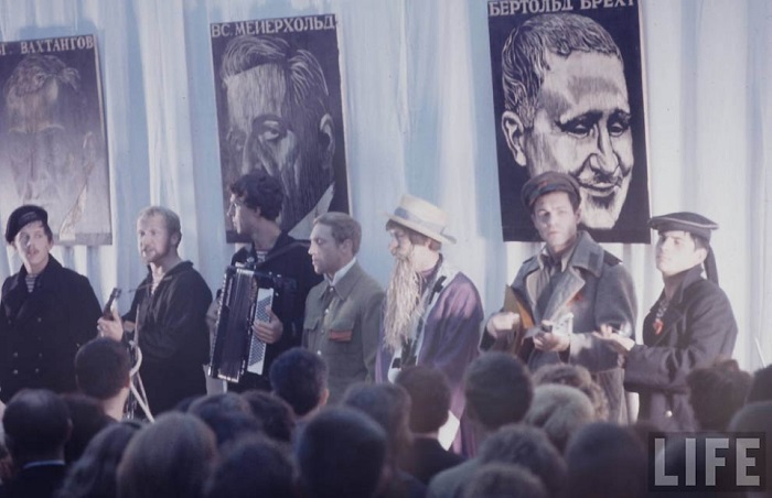 "Оттепель" породил в том числе и "молодёжный взрыв" 