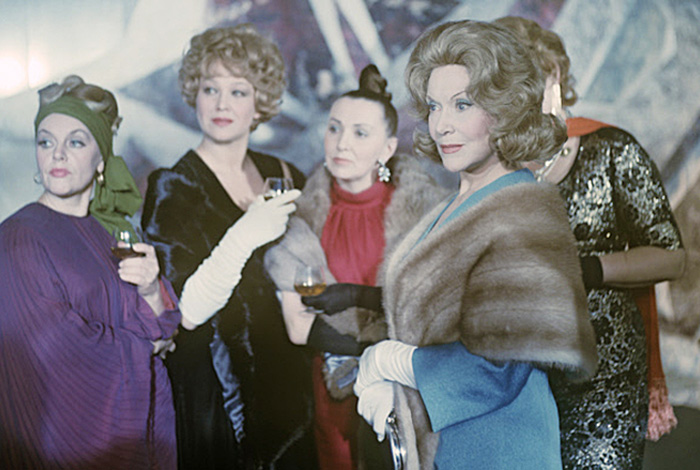 Красота по прейскуранту: Кому в Советском Союзе делали пластические операции