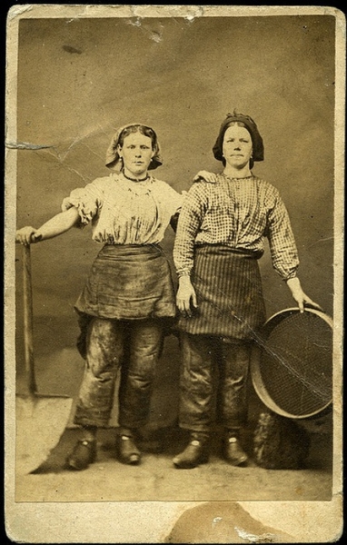 Женщины и тяжёлый труд во времена, когда «женское было женским, а мужское — мужским»