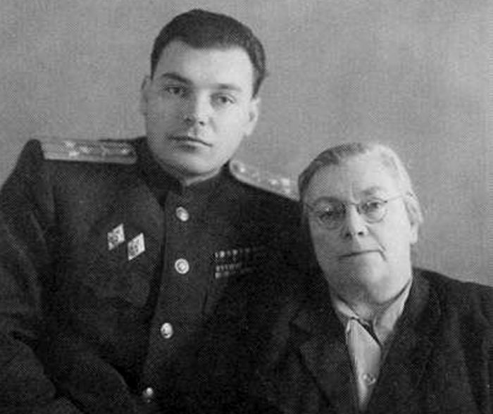 Судьба человека: Как сложилась жизнь Артёма Сергеева, приемного сына Иосифа Сталина