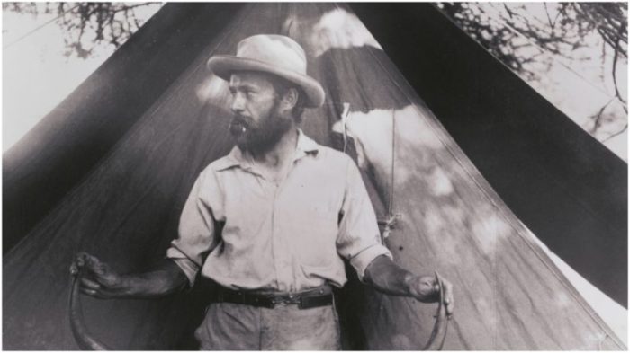 Как хладнокровный враг животных стал зоозащитником: Отец таксидермии Карл Эйкли