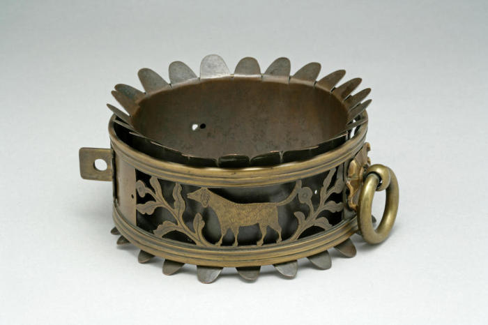 Как изменялись собачьи ошейники от Древнего Египта до наших дней: Шипы, замки и бриллианты