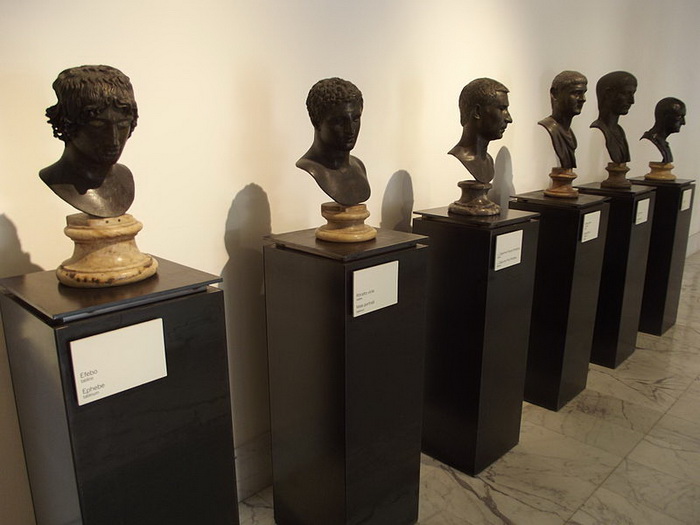 Как выглядел древнеримский город Геркуланум, погребенный под лавой Везувия