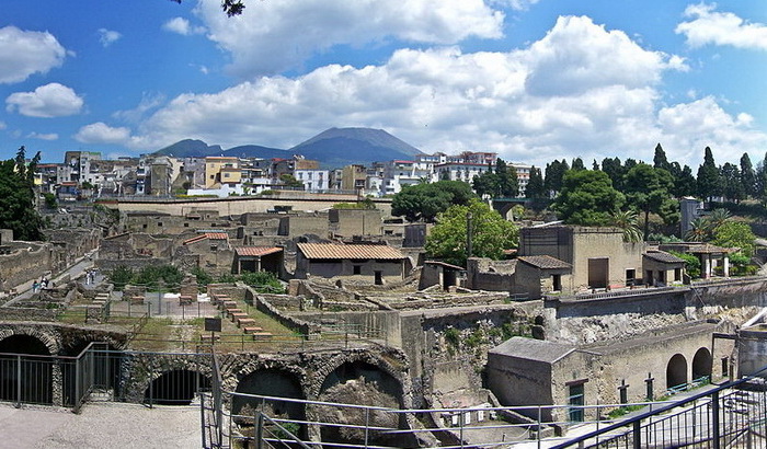 Как выглядел древнеримский город Геркуланум, погребенный под лавой Везувия