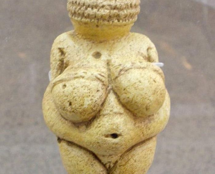 О чём рассказывают 10 древнейших произведений искусства, созданных доисторическими людьми