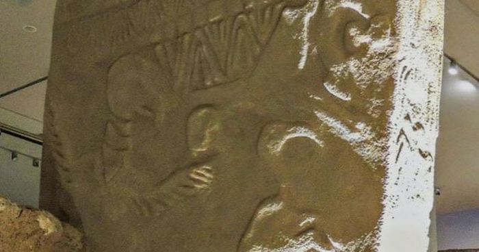 10 древнейших изображений, открывающих новые факты: Безбородый Иисус, отпечаток руки пикта и другие артефакты