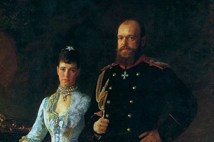 Почему Николай II запретил брату Михаилу возвращаться в Россию