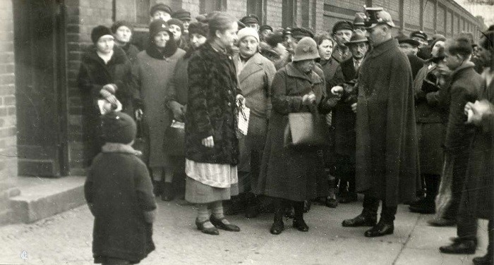 Почему автобаны и "благоустройство" городов при Гитлере не спасли немецкую экономику 