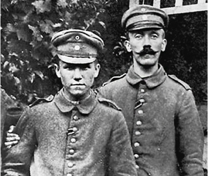 Зачем советская пропаганда в 1941 году изображала Гитлера гомосексуалистом?