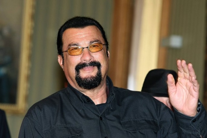 7 знаменитостей, которые решили отказаться от гражданства весьма процветающих стран