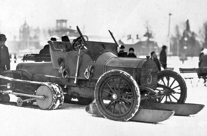 Кто был личным шофёром царя, и как решали проблему спецномеров и спецсигналов в то время