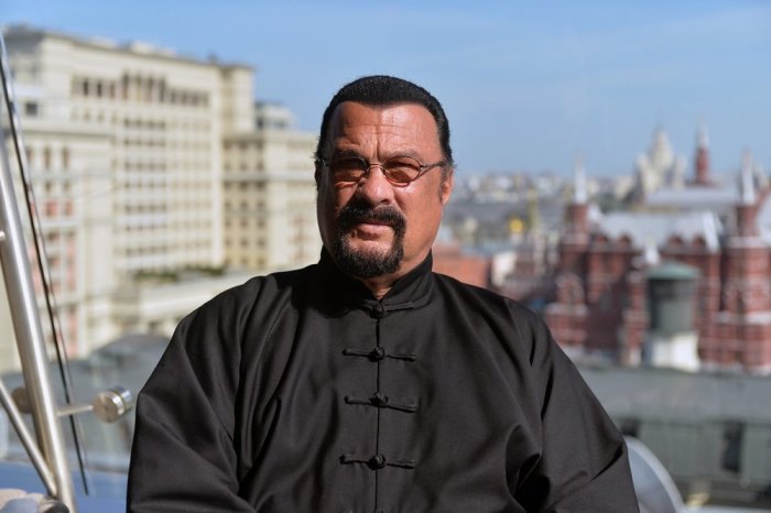 7 знаменитостей, которые решили отказаться от гражданства весьма процветающих стран