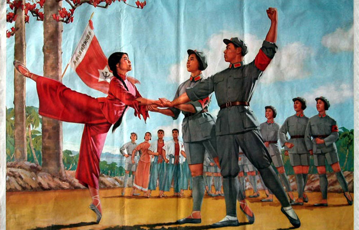 Девушки-трактористки, борьба с воробьями и контроль рождаемости: О чем могут рассказать китайские плакаты