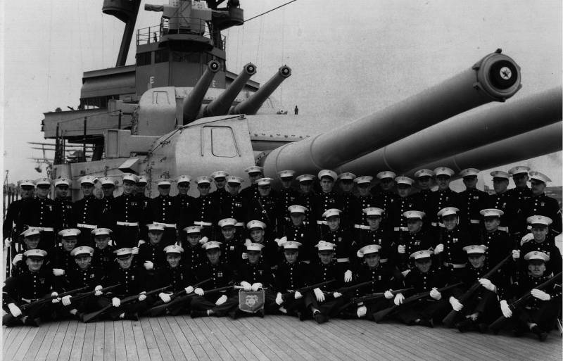 Легенда морской пехоты США. Льюис &laquo;Чести&raquo; Пуллер: из рядовых в генералы