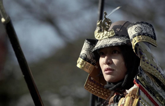 Как покоряли сердца и сражались женщины-самураи: Вооружены, опасны, хороши собой