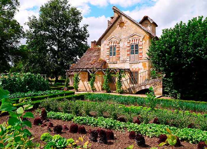 Сумасбродный проект последней королевы Франции: Декоративная деревня Марии-Антуанетты