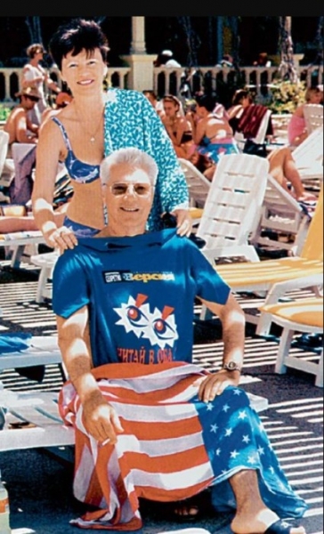 Российские знаменитости-двоеженцы, у которых было по две семьи одновременно