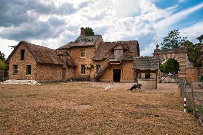 Сумасбродный проект последней королевы Франции: Декоративная деревня Марии-Антуанетты