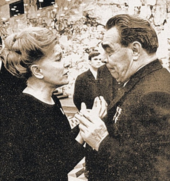 Как ткачиха Екатерина Фурцева стала «хозяйкой Москвы» и из-за чего несколько раз хотела свести счёты с жизнью