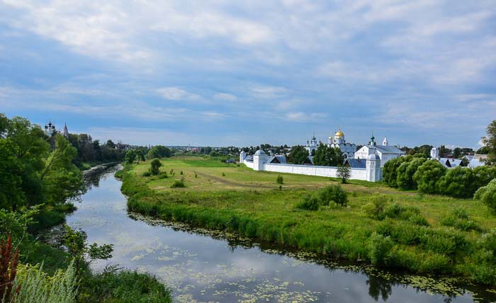 Обитель отвергнутых царских жен: Как суздальский монастырь превратился в аристократическую тюрьму