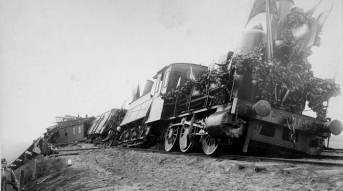 Как император Александр III оказался в эпицентре железнодорожной катастрофы