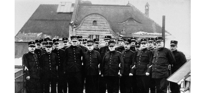 Почему закончил жизнь в нищете и позоре герой, спасший 3600 евреев во время Холокоста: Пауль Грюнингер