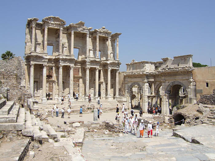 Зачем на самом деле Герострат сжёг одно из чудес света — храм Артемиды