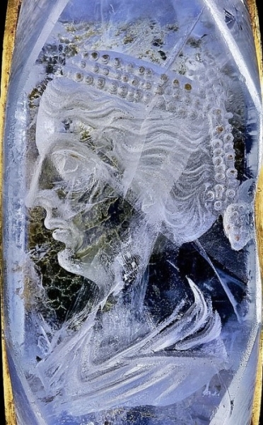 Тайна кольца Калигулы: Сколько реально стоит сапфировая драгоценность и чей профиль на ней изображён