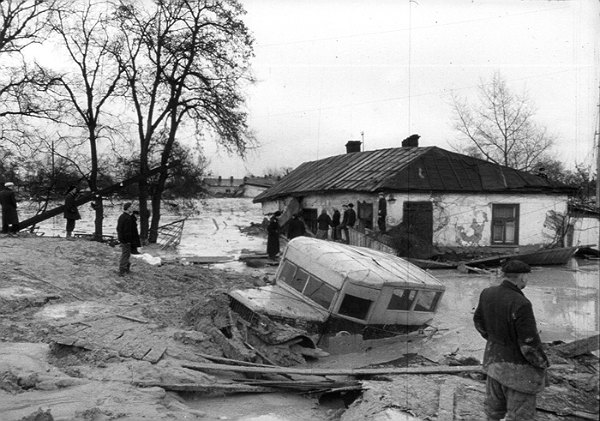 Как грязевое цунами чуть не уничтожило советский Киев...