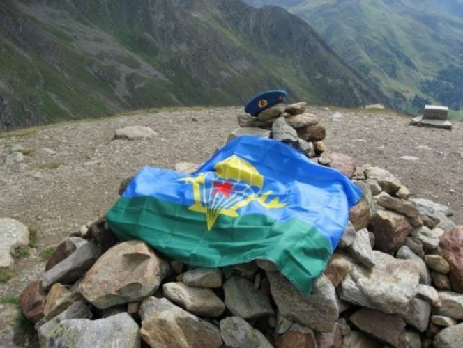 Погибнуть, но не сдаться: подвиг шестой роты