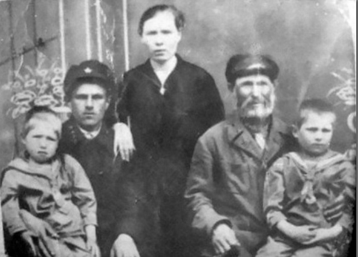 За что получил награду самый пожилой Герой Советского союза, памятник которому стоит в столичном метро