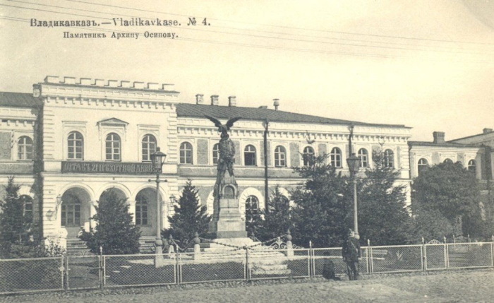  Огненный подвиг: как рядовой Архип Осипов взорвал три тысячи врагов 