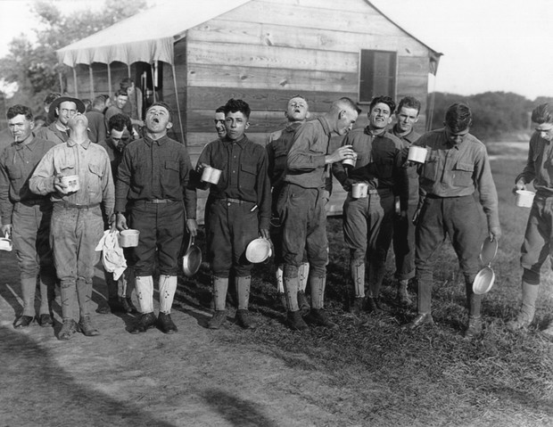 Наглядный пример: как боролись с эпидемией испанки 100 лет назад