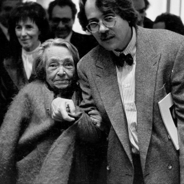 Неравный брак: 7 известных пар, в которых жена гораздо старше мужа