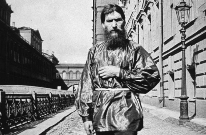 Эпидемия «старцев» и гуру в дореволюционной России, или что связывает Распутина, Толстого и Блаватскую