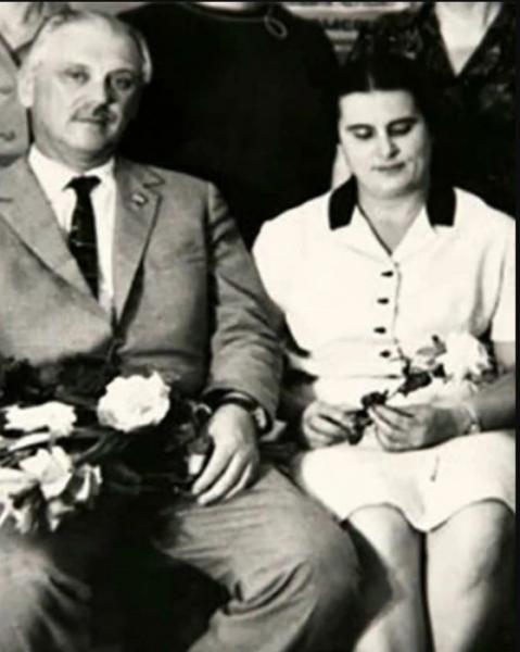 Неравный брак: 7 известных пар, в которых жена гораздо старше мужа